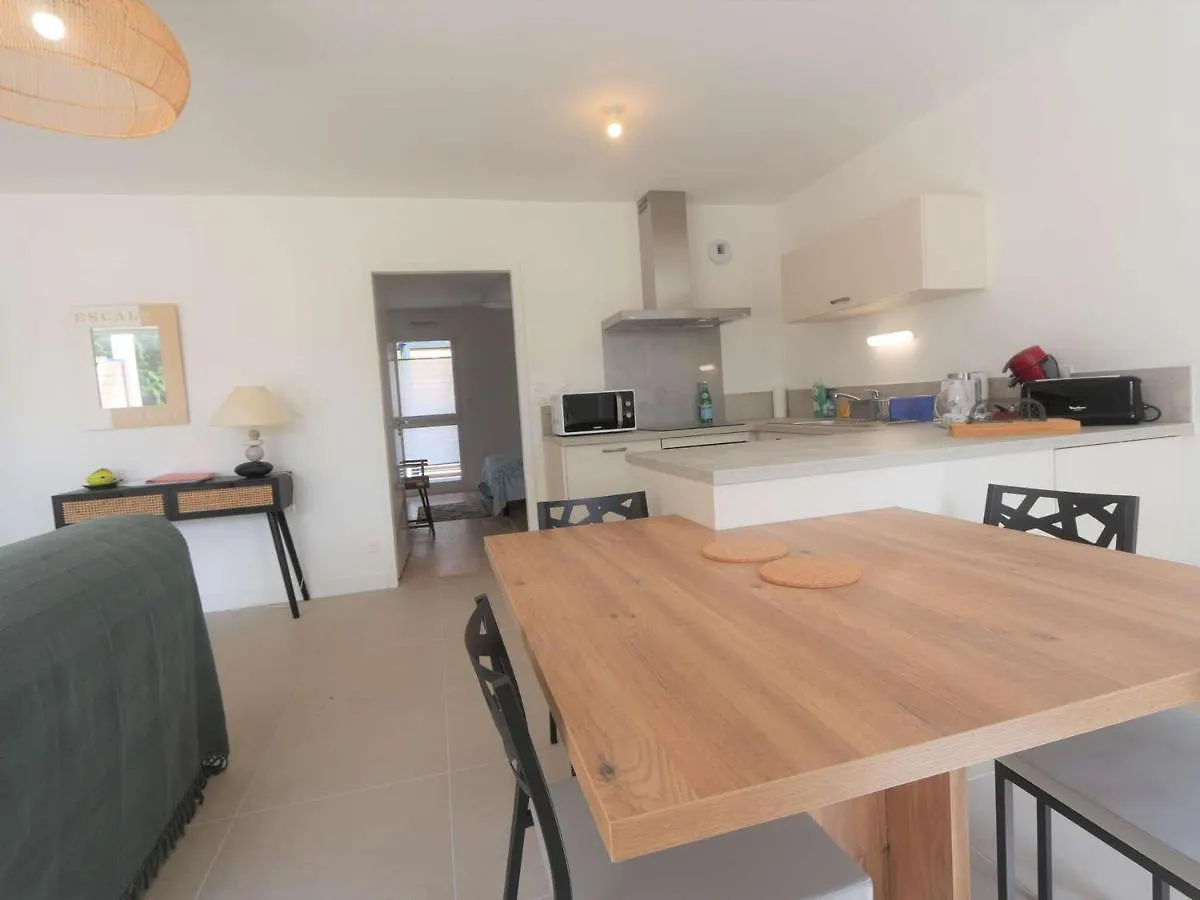Apartment Duplex Lumineux A Benodet: Plage Et Thalasso A Pied, Terrasse, Parking Et Abri Velo Inclus - Fr-1-481-117 France