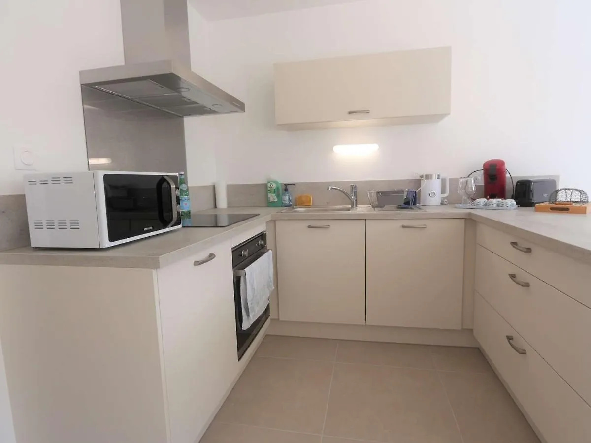 Duplex Lumineux A Benodet: Plage Et Thalasso A Pied, Terrasse, Parking Et Abri Velo Inclus - Fr-1-481-117 Benodet