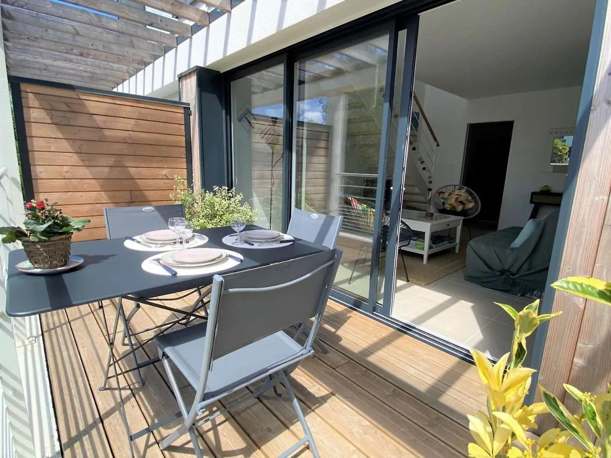 Duplex Lumineux A Benodet: Plage Et Thalasso A Pied, Terrasse, Parking Et Abri Velo Inclus - Fr-1-481-117 Apartment